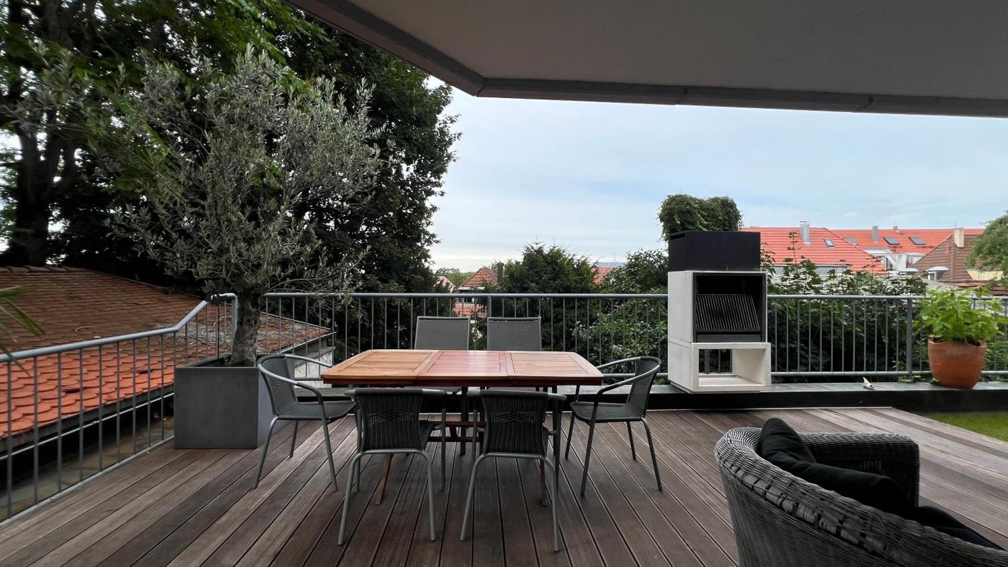 Ludwigshome Luxus - Zentral, Kostenloser Parkplatz, Terrasse Ludwigsburg Buitenkant foto
