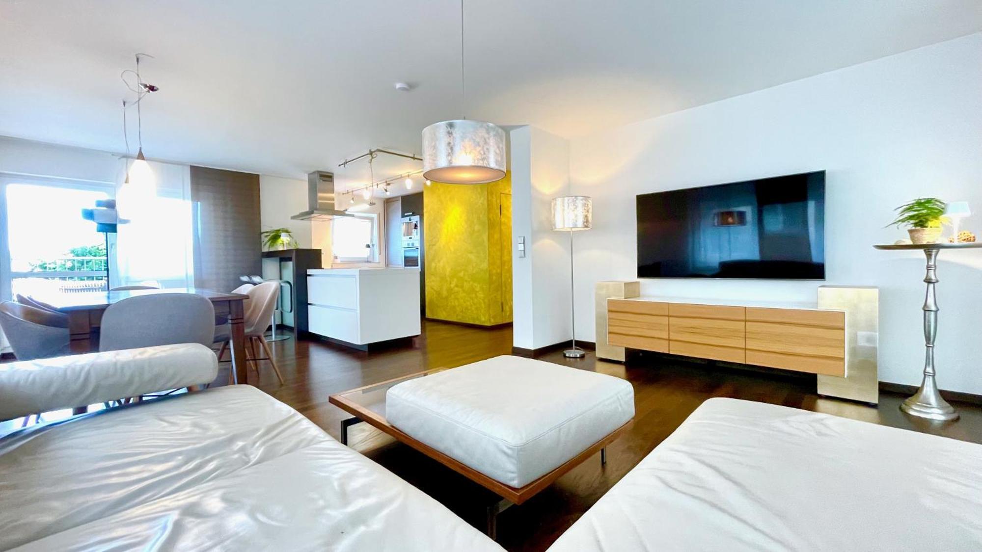 Ludwigshome Luxus - Zentral, Kostenloser Parkplatz, Terrasse Ludwigsburg Buitenkant foto